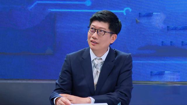 《最强大脑7》首播，郭麒麟评价“上阵父子兵”，实则在说自己影视交流地