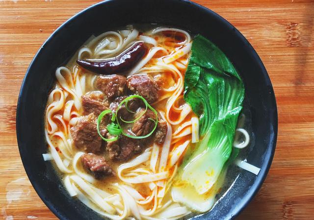 冬天不要只吃猪肉啦，学会这样烹饪牛肉，爽口美味又营养丰富