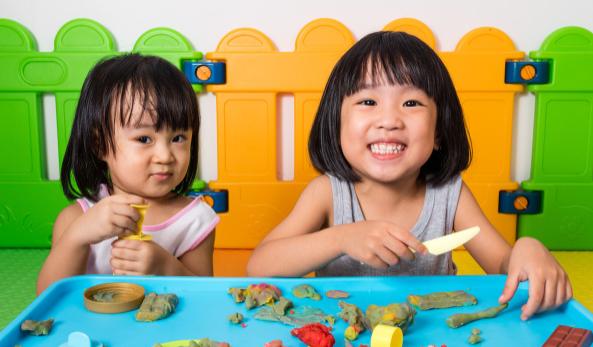 你的育儿经▲学习和玩只能二选一？会玩比会学习更要，聪明的家长都这样陪玩