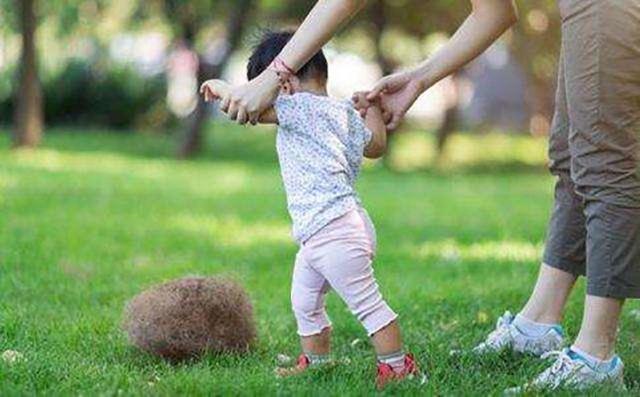 【你的育儿经】一生之中，孩子要与妈妈经历7次“分离”，一次比一次难舍