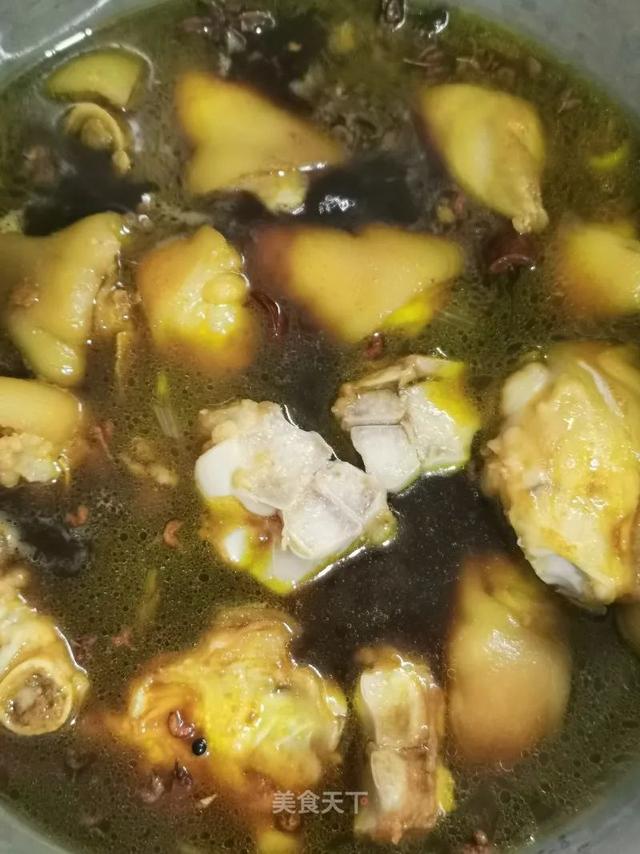 猪蹄这样做，软而不烂，肥而不腻！香糯可口，入口即化！家人超爱吃