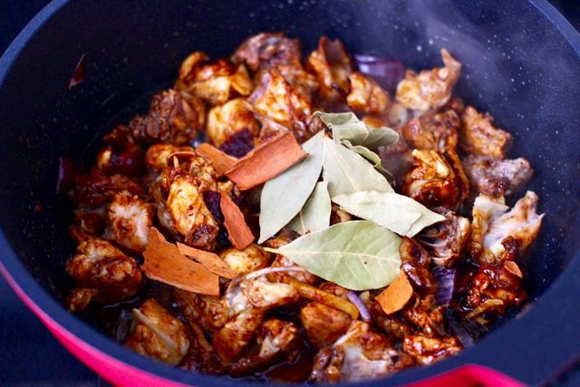 黄焖鸡在家就能轻松做，撑起一个店的菜，牢记3点，就能随手做