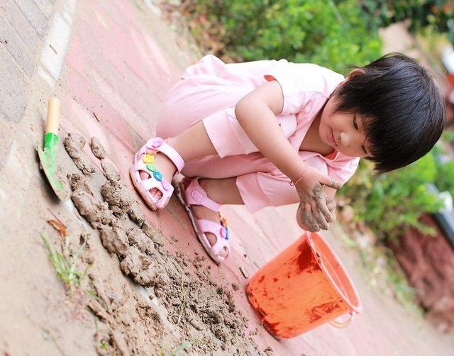 「你的育儿经」如何给宝宝做好早教启蒙？看80后潮妈育儿新招，教你打破传统早教
