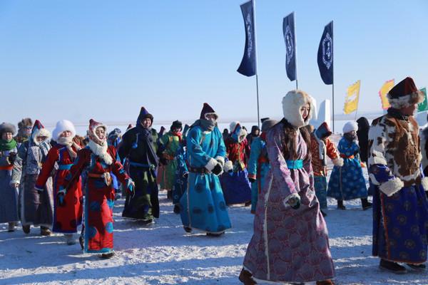 「在路上」蒙古族历史悠久的传统节日，草原上的冬季盛会，体验丰收的喜悦