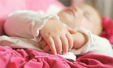 #河北新闻网#婴儿睡眠培训真相浮出 育儿路上这些坑你踩过没?