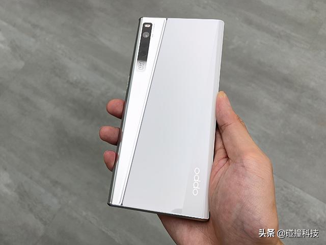 无级OLED、可伸缩，OPPO X 2021卷轴屏概念机来了