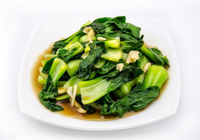 教你一道万能的蒜蓉炒青菜，做法超简单，经济实惠的菜吃起来吧