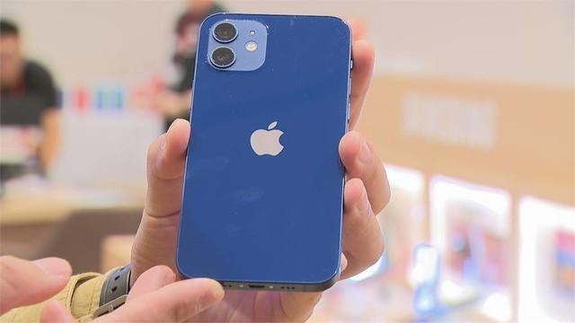 为搞清iPhone 12究竟是什么蓝 我们找了N多买家秀