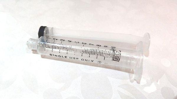 你的育儿经■独家喂药心法，如何顺利喂药？带药上学注意什么