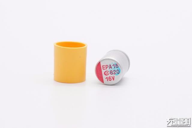 小米20W快充拆解，原来内部这样设计，怪不得和紫米一样卖39