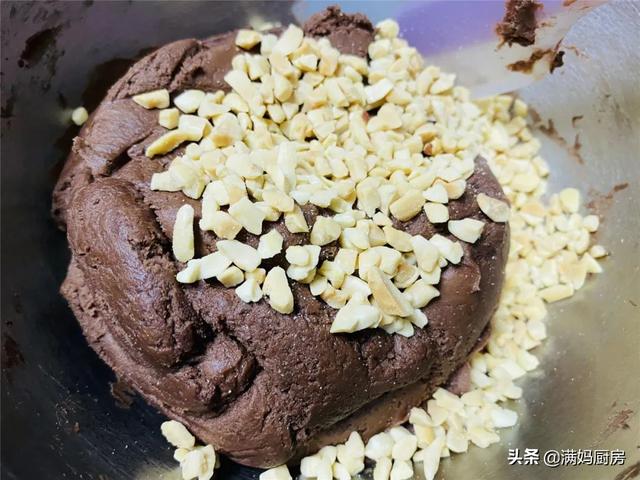 超级宝妈@酥脆美味，超解馋的饼干，打开烤箱，整个房间都能闻到诱人的香气