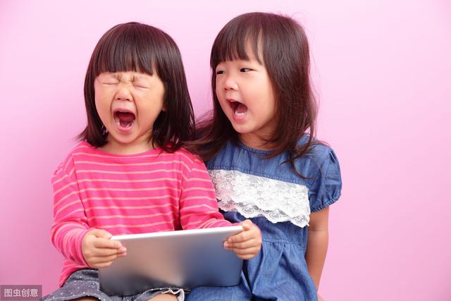 【你的育儿经】孩子老被亲戚家的大孩子欺负，爸爸妈妈到底该怎么办？能怎么办？