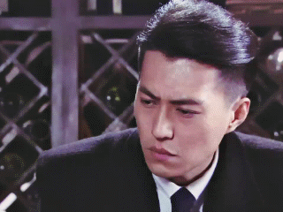 多拉不懂A梦|43岁靳东人设崩塌？曾和江珊“母子恋”引热议，今装文化人被吐槽