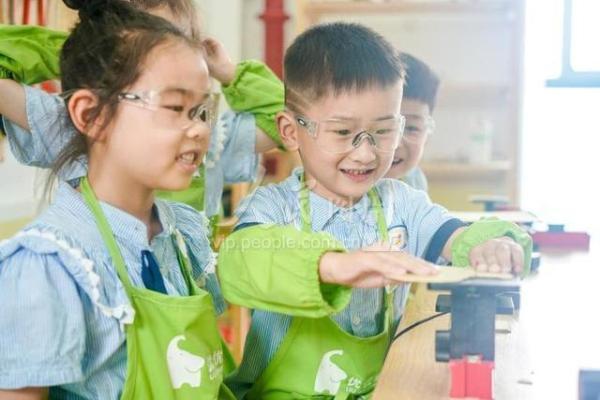 光明网|浙江湖州：小小巧手迎六一