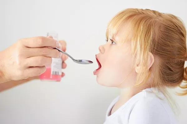 「超级宝妈」孩子发烧，多少度可以用药？有哪些退烧药？