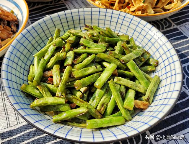 小圆家的午餐，简单的一荤两素，30分钟就做好