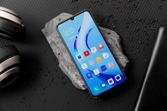 vivo再推性价比神机！7.73mm+大内存，仅售1998元