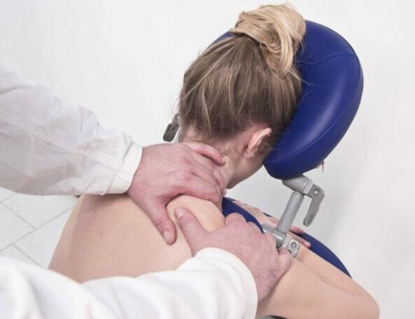 颈椎|这样做能够帮助你缓解颈椎不适，赶快收藏吧