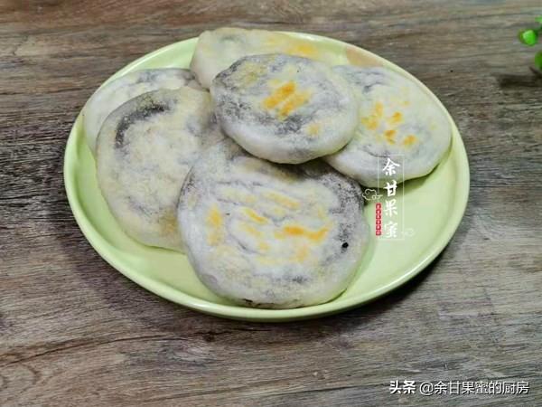 豆沙糯米饼，馅料甜而不腻，外层软糯又香脆，做法也简单
