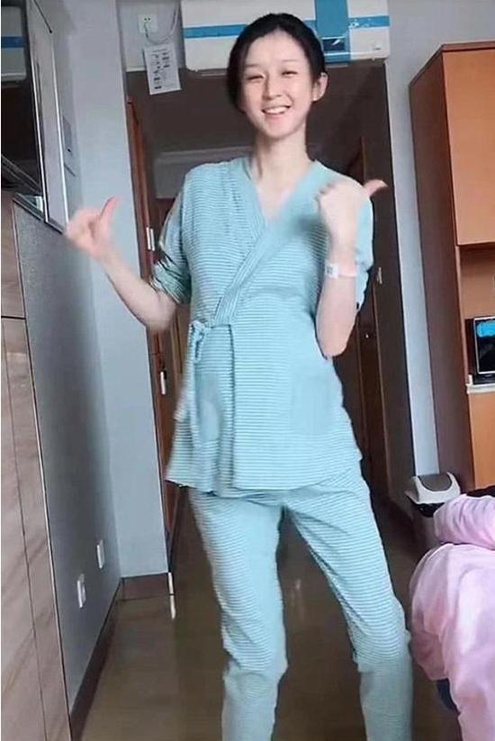 「你的育儿经」“最阳光孕妈”走红,宫口2指开催生方法太强大,网友:我酸了