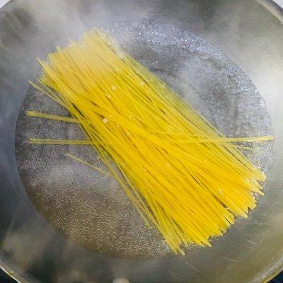 番茄肉酱意大利面这样做，解馋堪比红烧肉
