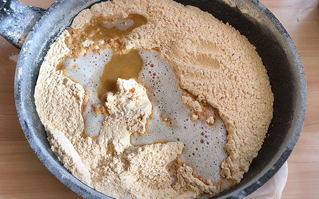 农家人都爱吃的油茶面，富含多种粗粮坚果，开水一冲，简单又营养