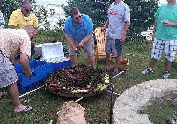 #趣旅游#外国人的野炊烧烤，中国吃货看了：简直是浪费粮食啊