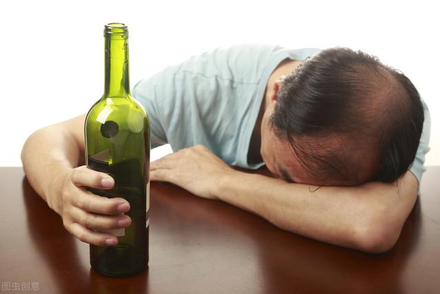 喝酒还能降血糖？问上医带你了解酒精对糖尿病会产生哪些影响？