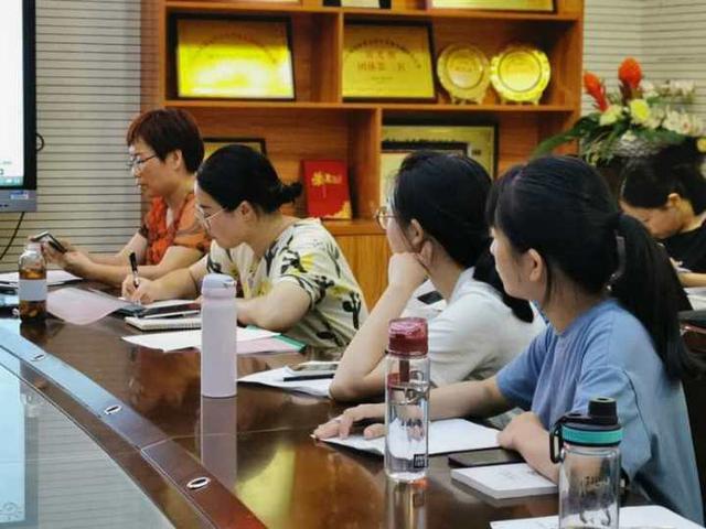 超级宝妈|赋能提升，精进专业——记梧侣幼儿园教师参加区进修学校“幼儿园结构游戏实施存在问题及解决路径”专题培训