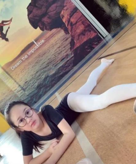 无敌小萌神|有种“富养”叫吴尊女儿NeiNei，10岁气质出众，大长腿实力吸睛