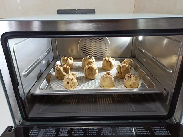 哈哈，花了1年时间，我的馒头终于“开花”了，太好吃，太开心