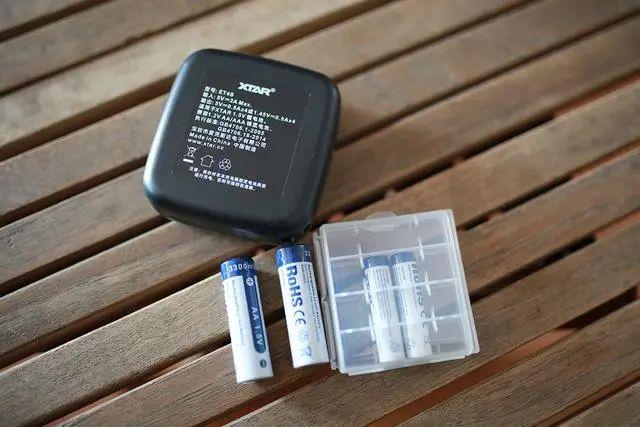 专注而用心，XTAR ET4S充电电池的轻体验