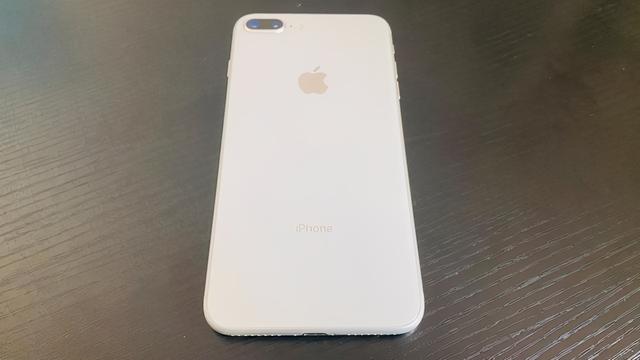 iPhone8P用户：电池一换还能再战，买苹果12？不可能