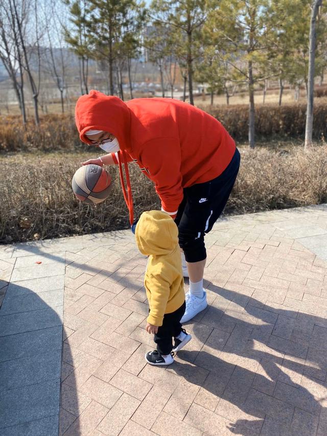 你的育儿经■还是要让宝宝多沐浴阳光