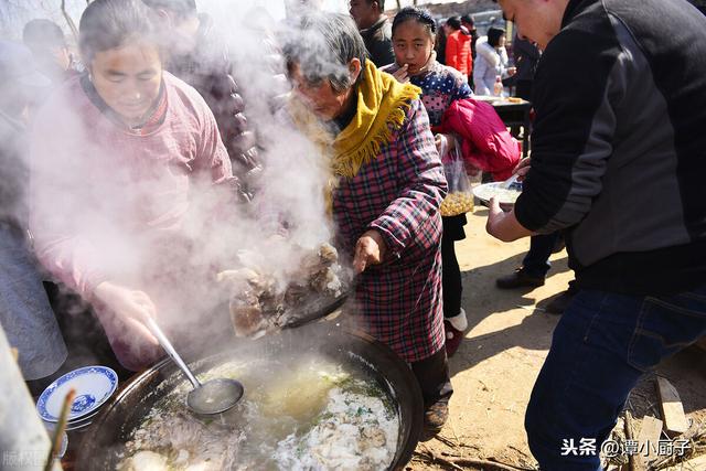 冬天炖羊肉，切忌乱加料，大厨有3放3不放，羊肉汤鲜色白膻味小