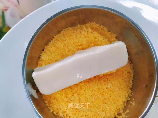过年时家里牛奶多，教你这样做，口感酥脆有营养，小孩都抢着吃