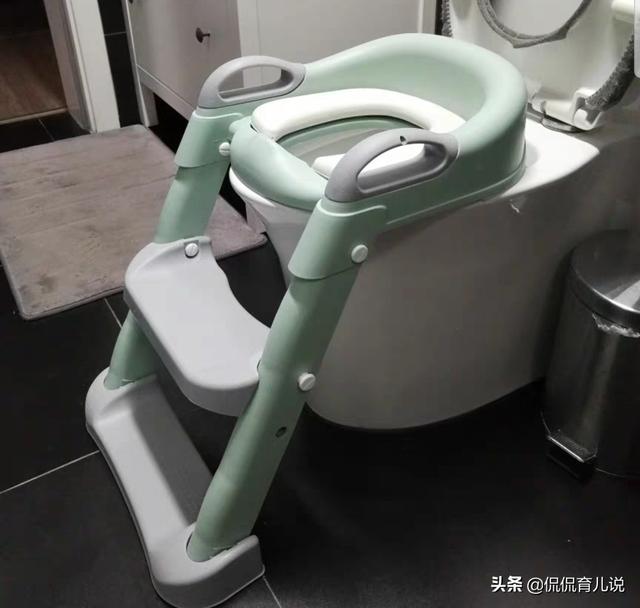 「超级宝妈」急着给宝宝“戒”尿不湿？心急吃不了热豆腐！这个年纪戒才最好