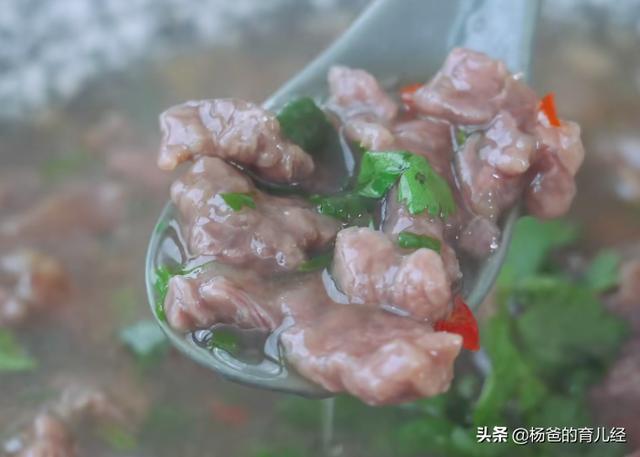 孩子爱吃的嫩滑牛肉羹，简单3步就能上桌，鲜香营养，美味解馋