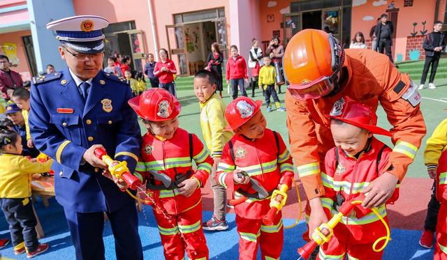 同样上幼儿园，老师负责任和老师不负责任差别大，遇到前者很幸运