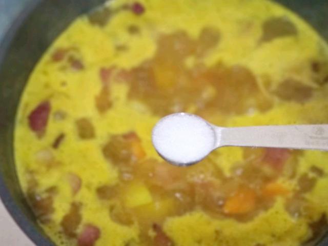 黄花鱼别总煎，加入咖喱炖一炖，这种吃法真的是太让人难忘了