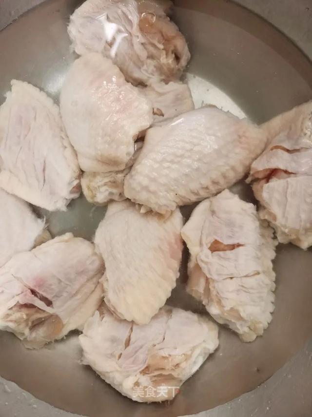 可乐鸡翅：好吃到舔手指，新手也能零失败