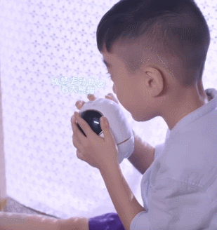 你的育儿经▲学校没开学怕耽误孩子早教？给孩子请一个人工智能机器人当家教吧