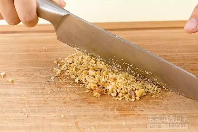 你的育儿经|它的含糖量比可乐还高，娃却很爱吃！这样做更健康更好吃