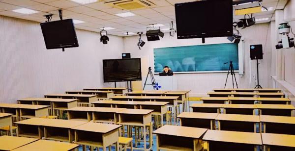#光明网#在家上网课的这个月 超300万教师参加阿里CCO数字化认证