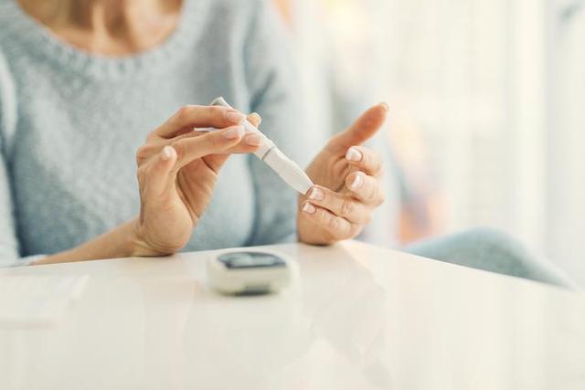 超级宝妈：病房深夜飘出饭菜香，竟是妊娠期糖尿病孕妇偷偷点了麻辣香锅！这太危险