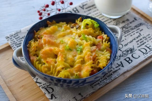 「超级宝妈」孩子最爱的早餐，有菜有肉还有奶，能量充足身体棒，我很乐意做