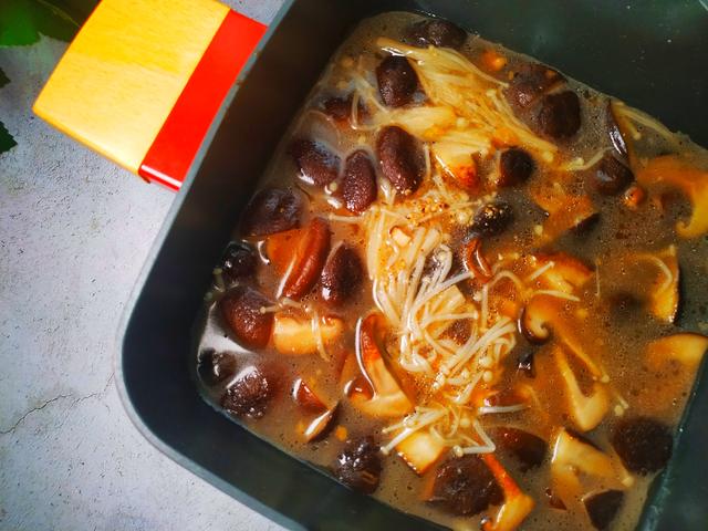 天气越来越冷，吃腻了羊肉汤，不妨试试它，价格便宜，人人吃得起