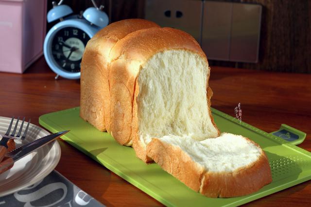 老婆做面包也偷懒，面团不发酵，第二天还柔软拉丝，开心到大笑