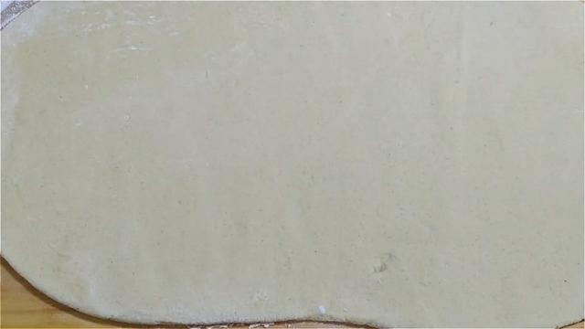 玉米面饼这样做，加多一种材料，口感丰富，吃着蓬松柔软，真香