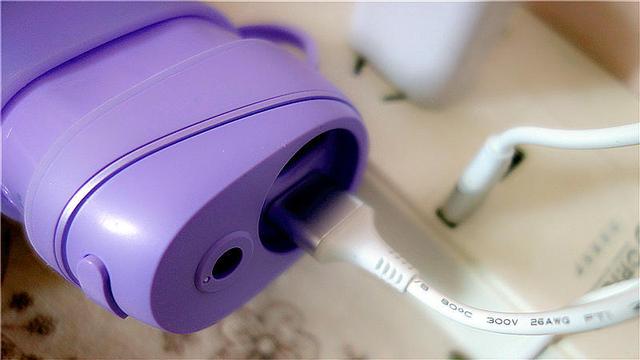 口腔清洁新工具，深度洁牙新体验——罗曼与丁香医生联名款冲牙器